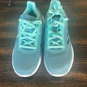 Adidas cloud foam tennis shoes